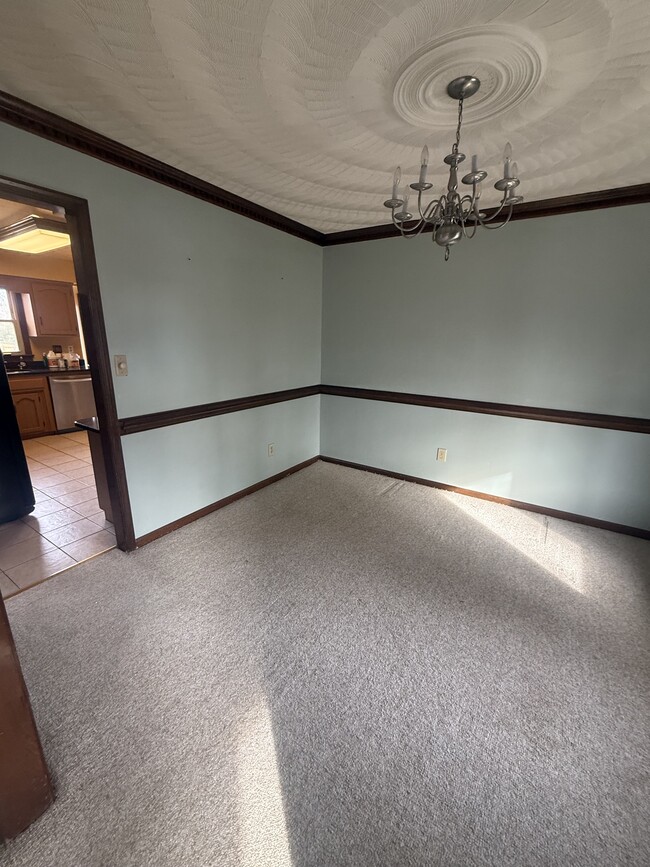 Photo - 2552 Roundtree Cir