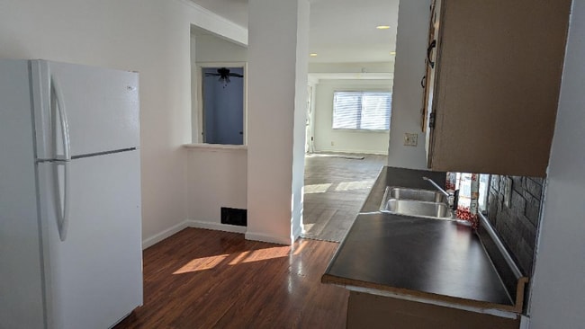 Photo - 1721 Mershon St