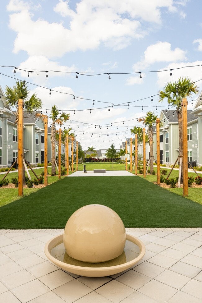 Palm Grove Luxury Apartments