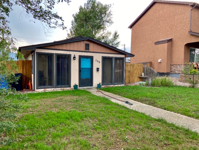 Photo - 709 W Cucharras St