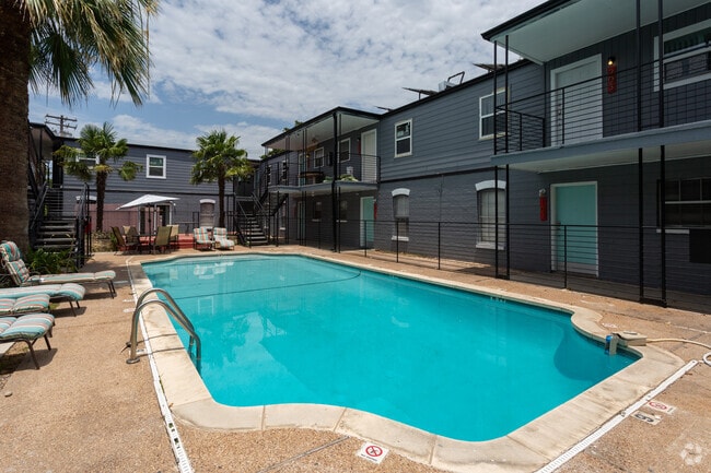 Hyde Park Square Apartments For Rent in Austin, TX