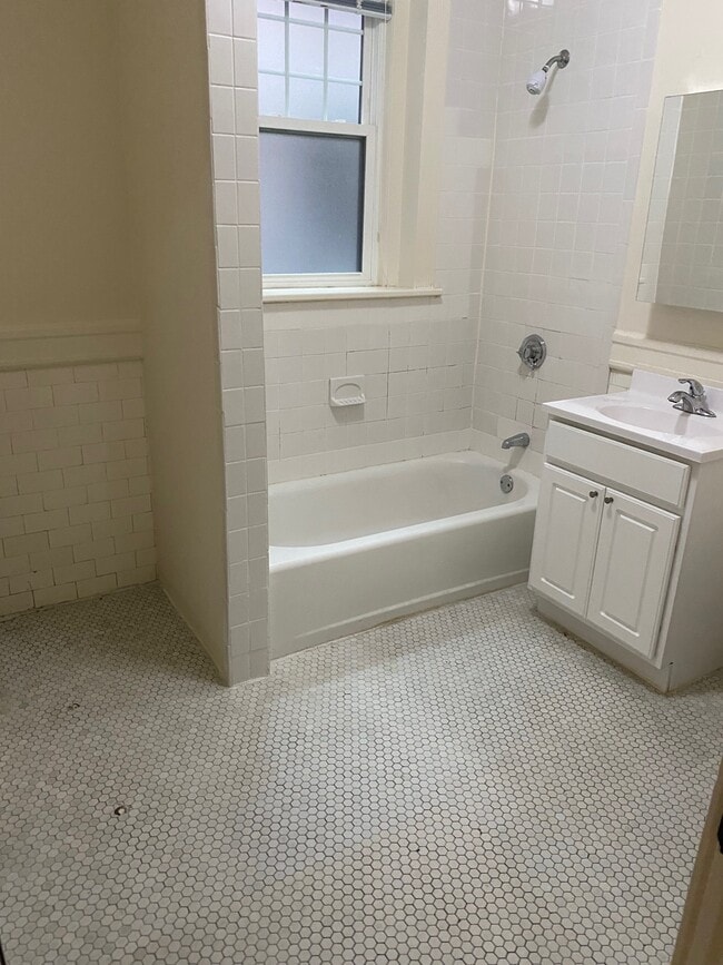 Photo - 75 Longwood Ave Unidad 1F