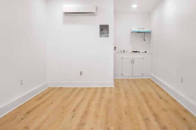 Photo - 1232 W Ave H 14