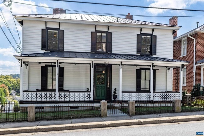 Building Photo - 830 E Beverley St
