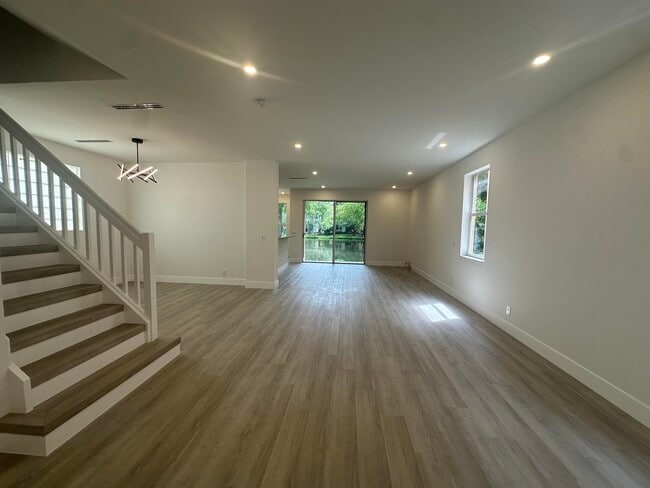 Building Photo - 10702 NW 1st Ct