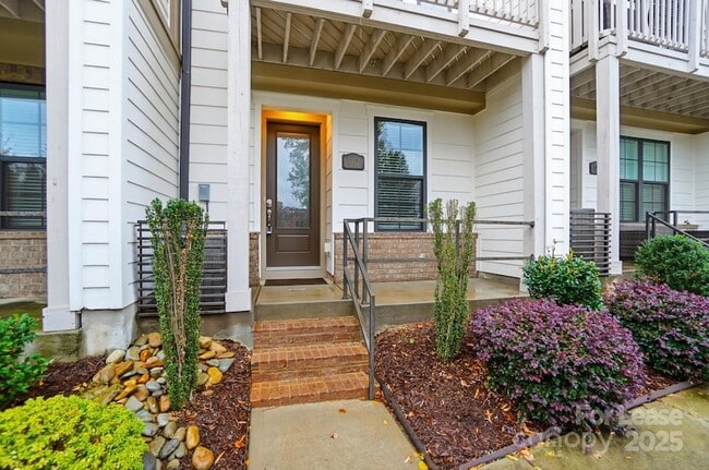 Photo - 1312 Nandina St