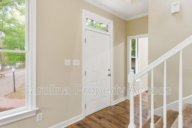 Photo - 102 Markham Dr