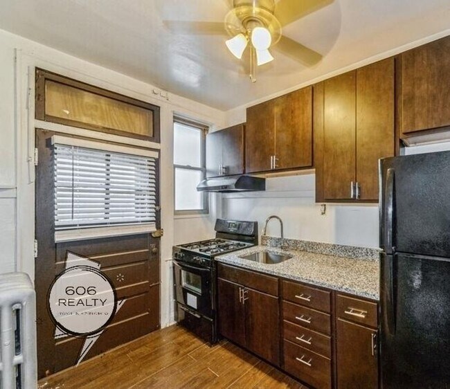 Photo - Large, 1bd/1ba in Oak Park, Great Location!! Unit 08-03