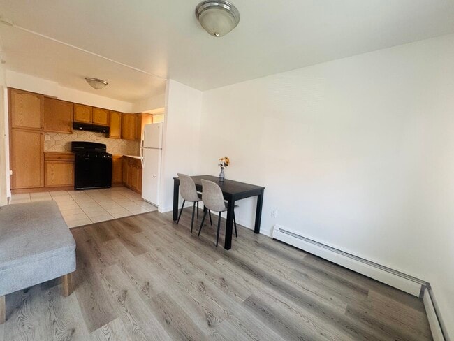 Photo - 121 Mallory Ave Unit 3