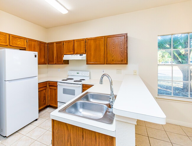 Photo - 3001 Whisper Oaks Ln Unit B