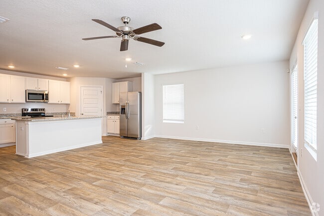 3BR, 2BA - 1,568SF