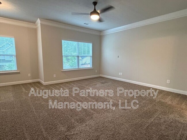 Photo - 1008 Swan Ct