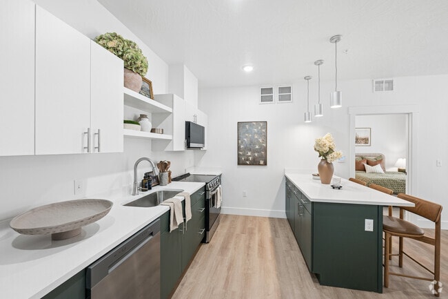 2BR, 2BA - 861SF - Kitchen