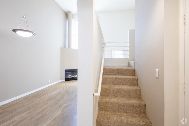 1BR, 1BA Stairwell