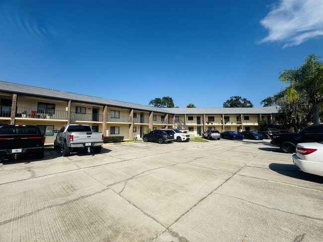 Building Photo - 100 Canebreakers Dr
