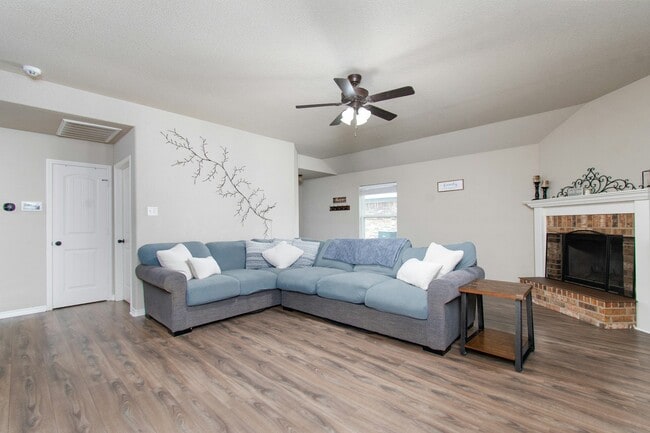 Photo - 6506 Castle Gap Dr