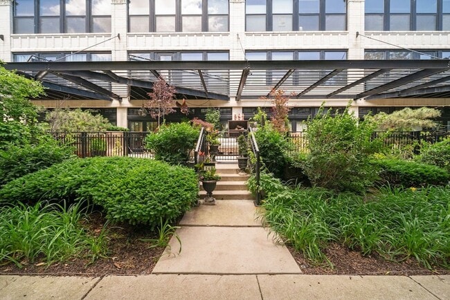 1070 W 15th St Unit 147