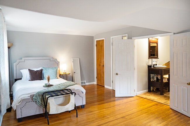 Photo - 193 Thistle Lea