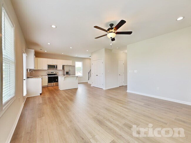 Photo - 77 Sawyer Ml Dr