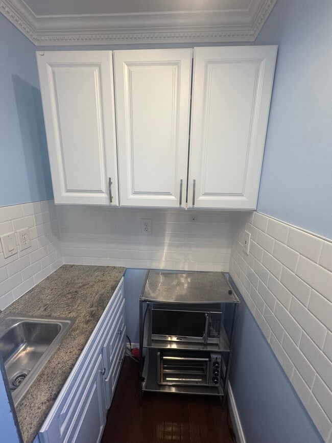 Building Photo - 95 Bynner St Unit studio