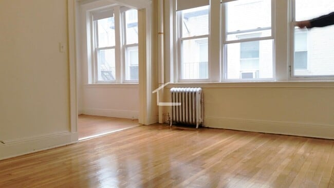No Brokers Fee, Ho Security Deposit, Heat,... - No Brokers Fee, Ho Security Deposit, Heat,... Condo