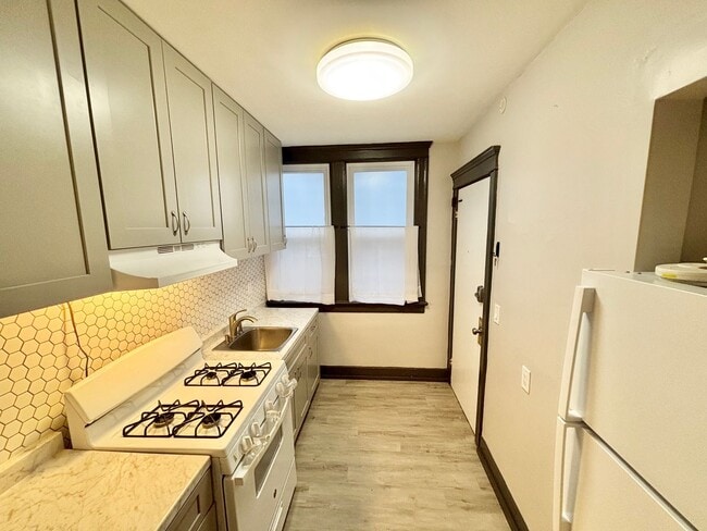 Photo - 19-21 Cornell Street Unit 19-21 Cornell St DN Rear