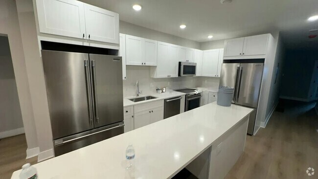 Building Photo - 741 Broadway Rental