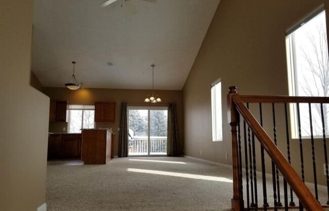 Photo - Beautiful 3 Bedroom, 3 Bathroom Townhouse!