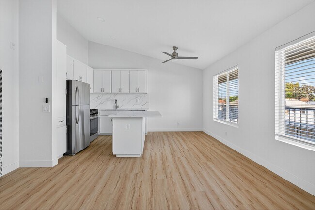 1066 Coronado Ave Unit 302