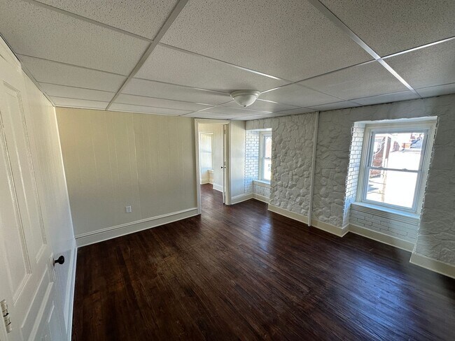 Photo - Top Floor, Renovated 1 Bedroom Apartment-York City SD
