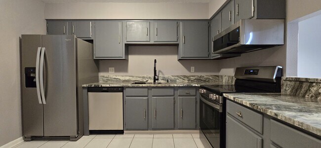 Photo - 130 E Johnson Ave