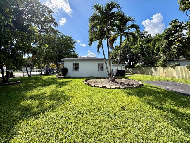 Photo - 425 Opa-Locka Blvd