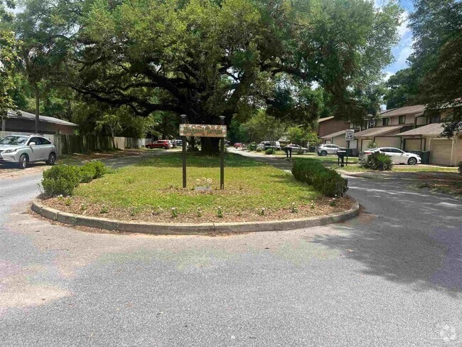 Building Photo - 7150 Dogwood Terrace Dr Rental