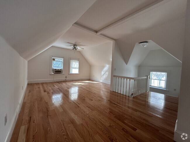 Building Photo - 108 Brooks St Unit 108 Rental