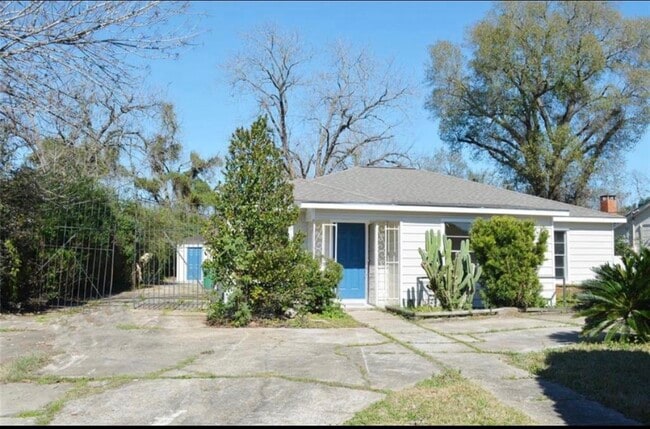 Building Photo - 4839 Ventura Ln