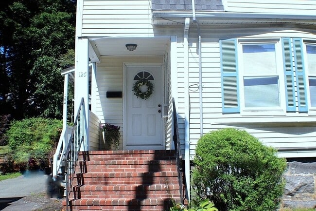 Photo - 120 Glendale Rd House