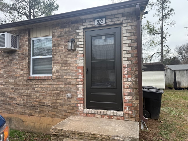 Building Photo - 922 Hastings St Unit 922