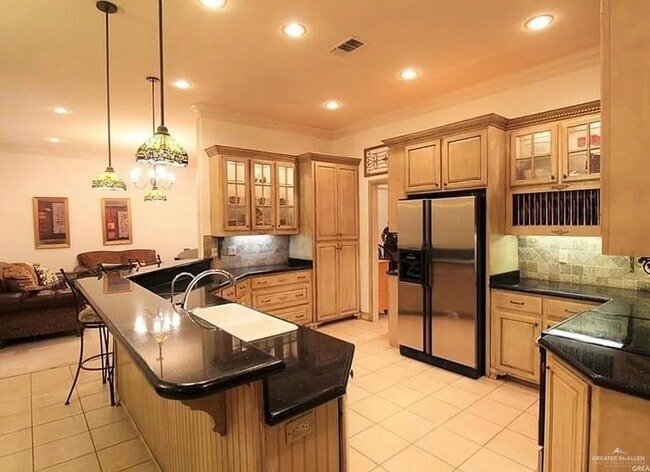 3003 Wisteria Ave