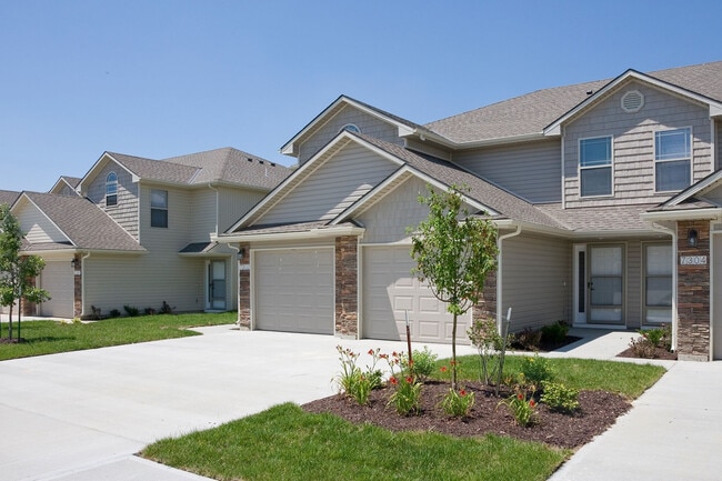 Building Photo - Arbor Mist Townhomes