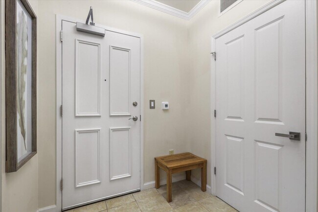 Photo - 121 N Monroe St