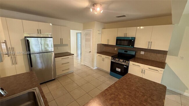 3199 Coral Hills Dr Unit 3