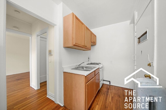 Photo - 3304 W Schubert Ave Unidad 2K
