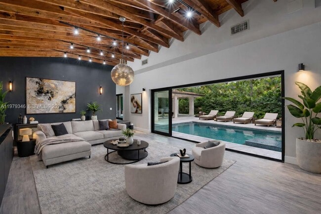 Building Photo - 40 S Prospect Dr