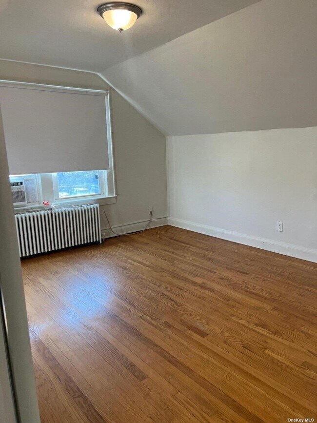 7 Cooke St E House House Rental in East Rockaway, NY