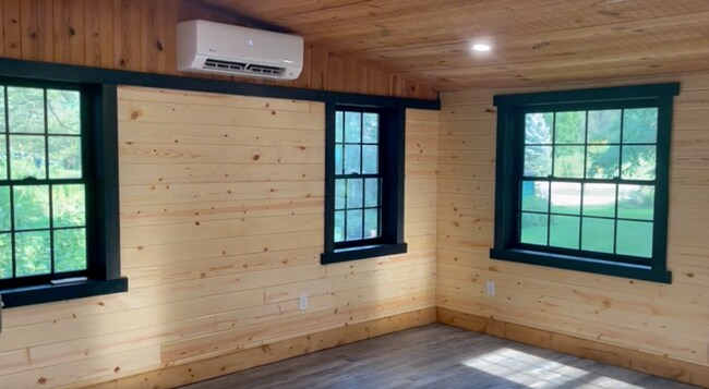 Living Room - 2152 Twin Springs Rd