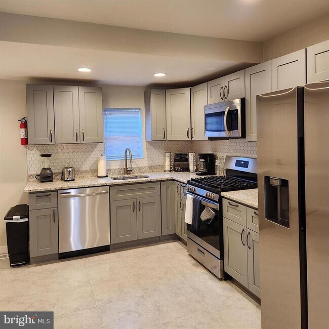 Photo - 1247 S Newkirk St