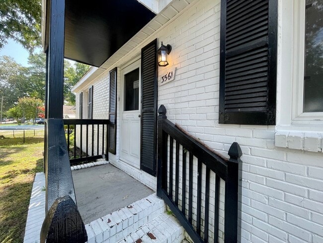 Photo - 3561 Champlain Ln