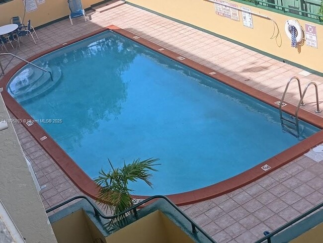 Photo - 8321 NW 7th St Unidad 1-307