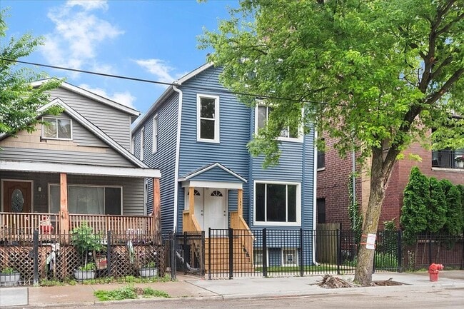 Building Photo - 1831 N California Ave Unit 2