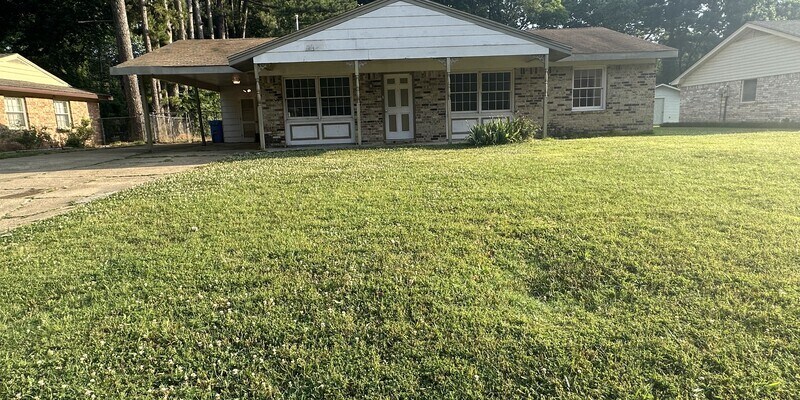 1712 Shady Grove - 1712 Shady Grove House
